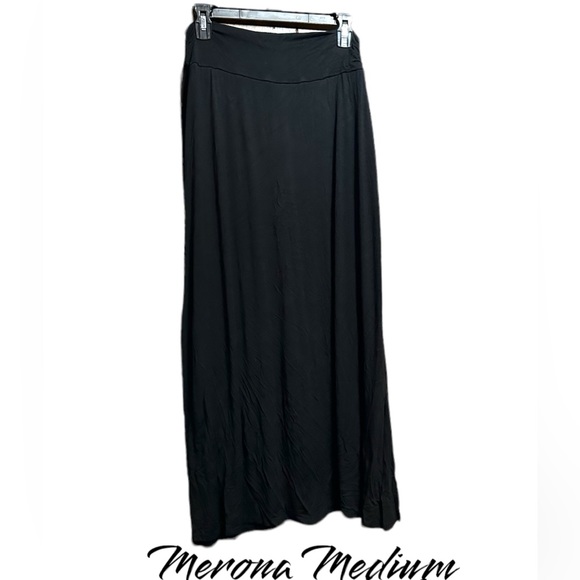 Black Maxi Skirt Slit medium - Picture 3 of 5